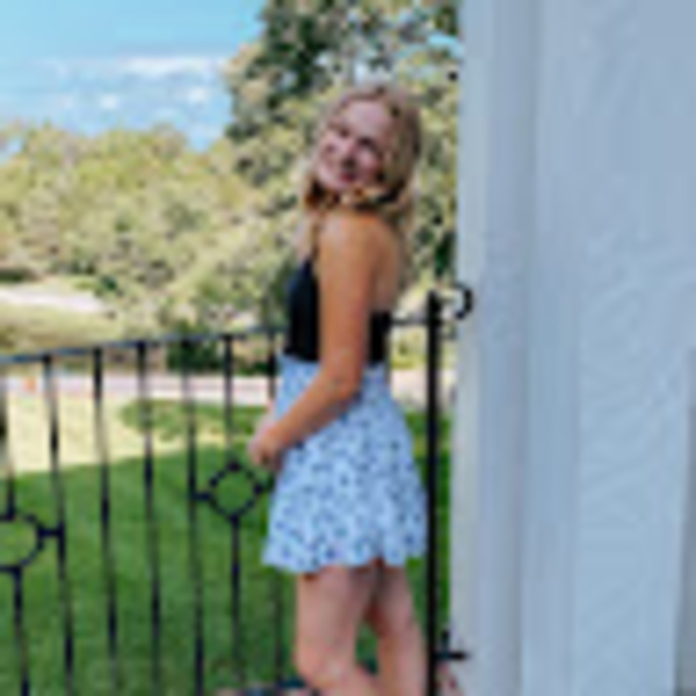 Meet your Posher, Alexis